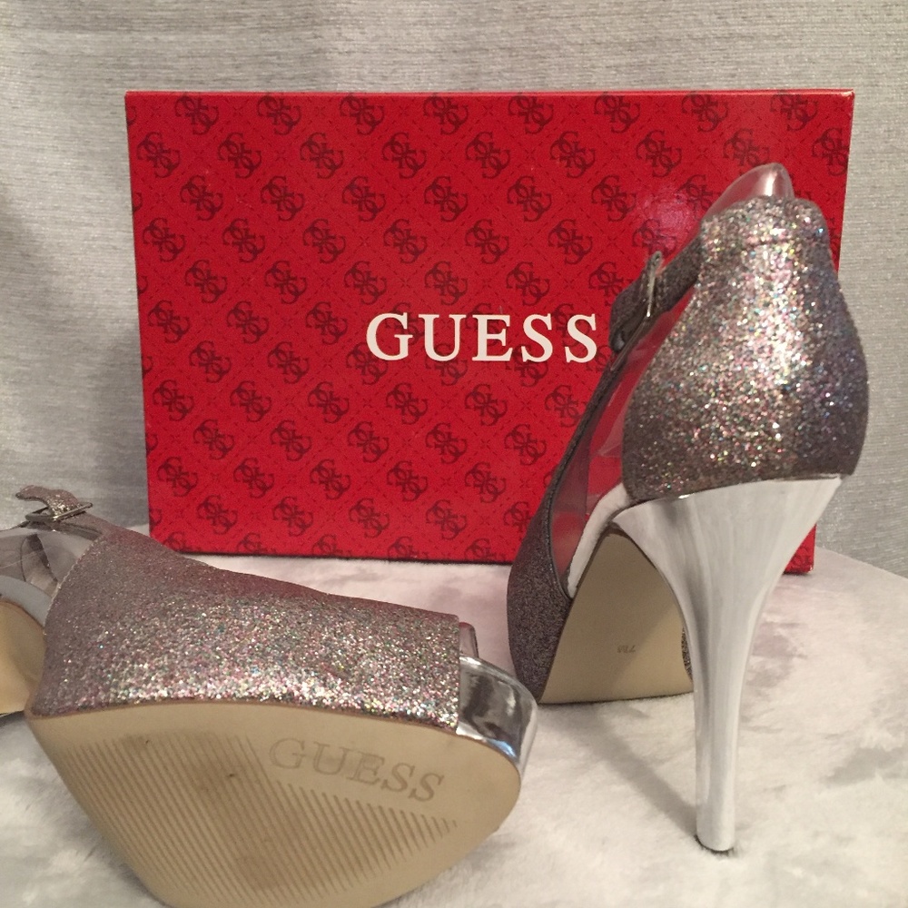 🧨💥MEGA SALE💥🧨  3️⃣ for $20. 
Guess shimmery gold high heels - Picture 3 of 8
